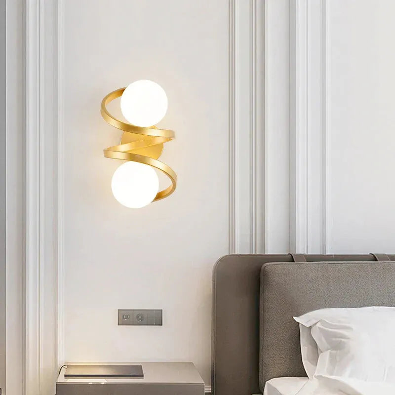 Applique murale LED nordique sphérique Luminaire Essenza avec double finition blanche et or, éclairage blanc froid, design moderne