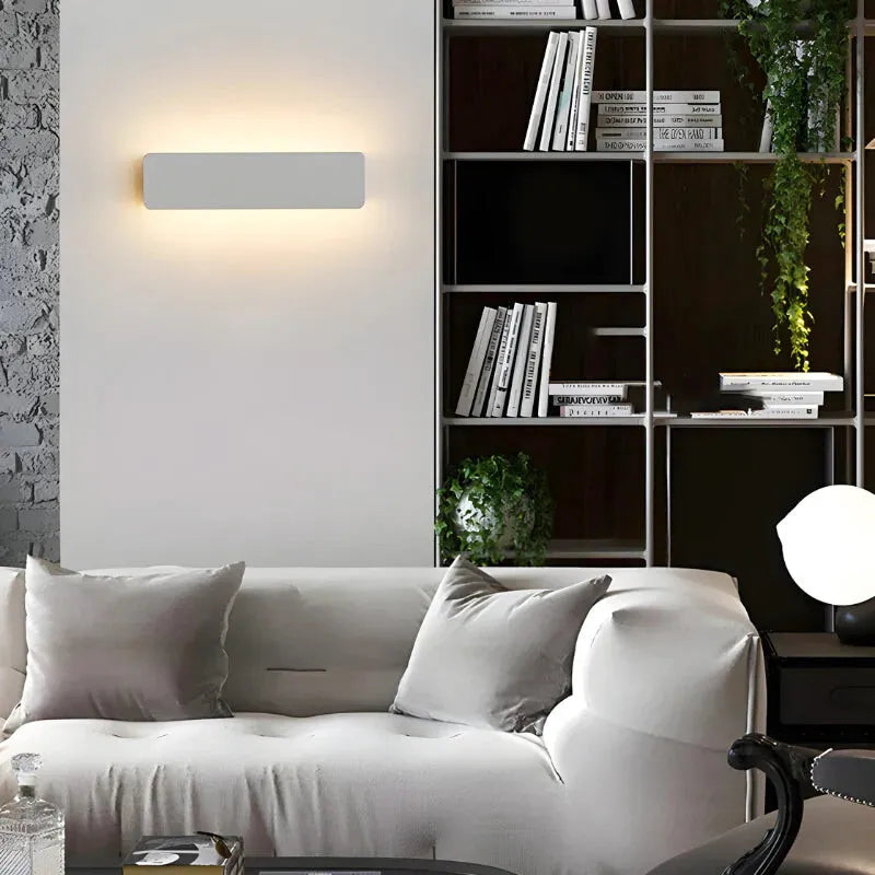 Applique murale LED rectangulaire ajustable Luminaire Essenza, 16 cm, blanc chaud 3000K, éclairage moderne pour intérieur.