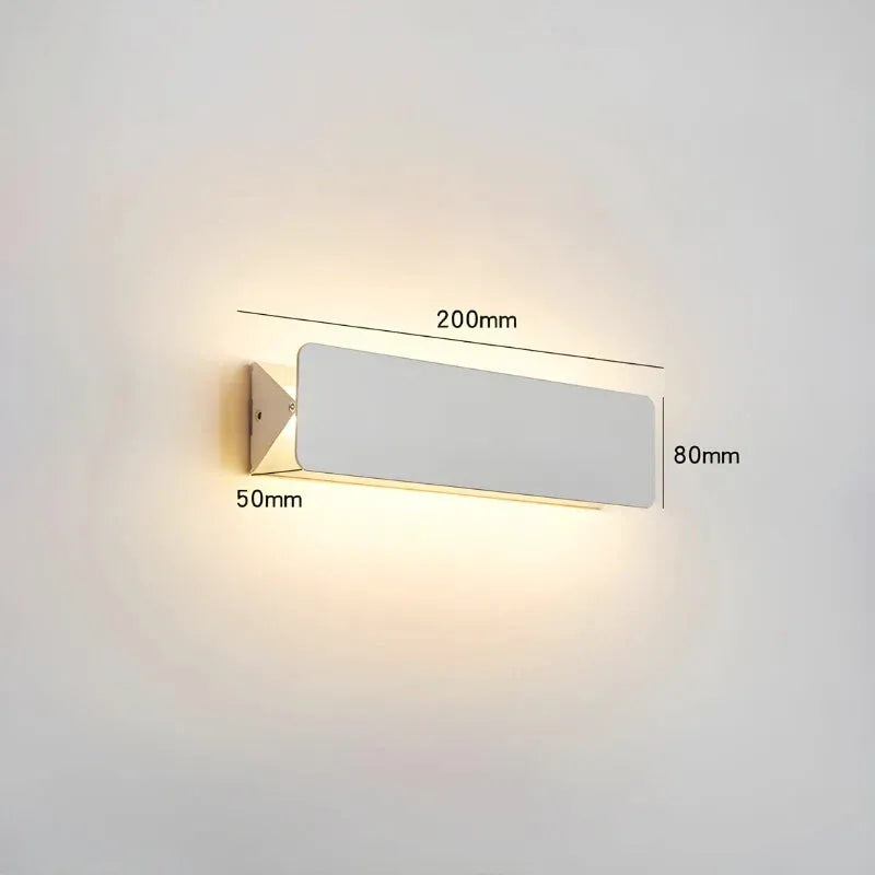 Applique murale LED rectangulaire Luminaire Essenza, ajustable, blanc chaud 3000K, 20 cm, moderne pour décoration intérieure.