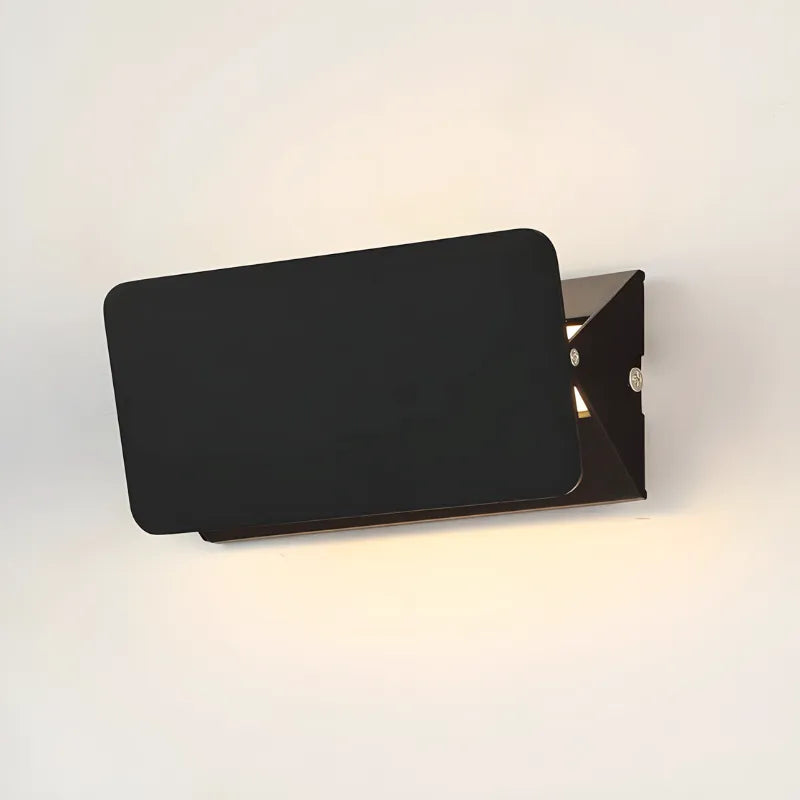 Applique murale LED rectangulaire noire ajustable de 16 cm, lumière blanc chaud 3000K, design moderne Luminaire Essenza.