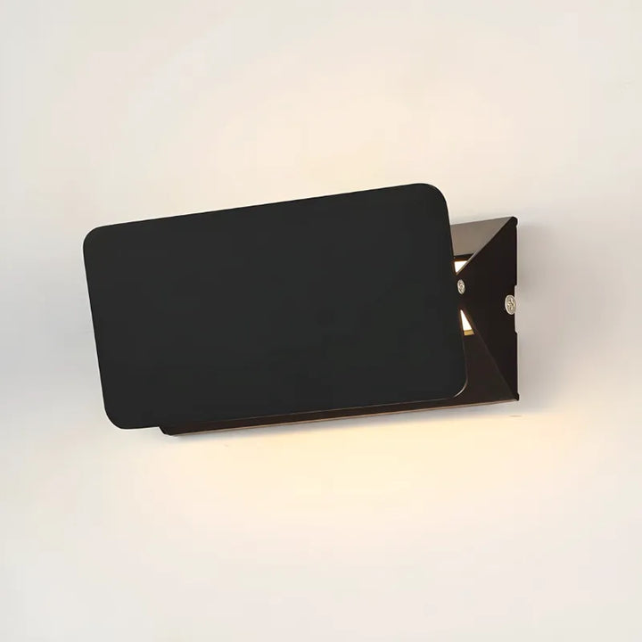 Applique murale LED rectangulaire noire ajustable de 16 cm, lumière blanc chaud 3000K, design moderne Luminaire Essenza.