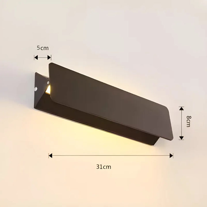 Applique murale LED rectangulaire noire ajustable de 31 cm, éclairage blanc chaud 3000K, par Luminaire Essenza.
