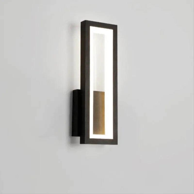 Applique murale LED rectangulaire décorative minimaliste en noir et blanc, éclairage froid, par Luminaire Essenza.