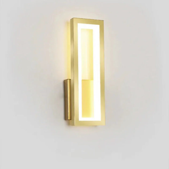 Applique murale LED rectangulaire Luminaire Essenza, design minimaliste blanc chaud, éclairage décoratif moderne pour le mur.