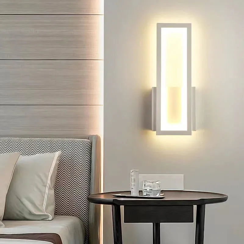Applique murale LED rectangulaire décorative minimaliste de Luminaire Essenza, éclairage moderne pour intérieur.