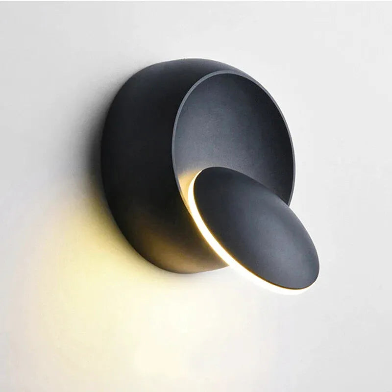 Applique murale LED rotative Luminaire Essenza, moderne et décorative, en noir ou blanc, lumière chaude ou neutre, 350°.