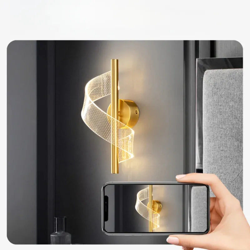 Applique murale LED rotative de style scandinave Luminaire Essenza, design moderne avec bras ajustable, pour éclairage d'ambiance.