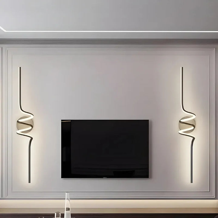 Applique murale LED noire de 60 cm pour salon, design minimaliste et élégant, lumière blanc chaud 2700-3500K, marque Luminaire Essenza.