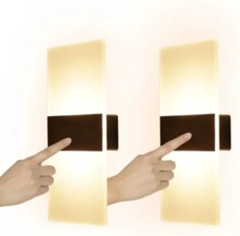 Applique murale LED tactile rectangulaire Luminaire Essenza avec détecteur de mouvement, finition noire, blanc ou naturel, 10x27 cm.