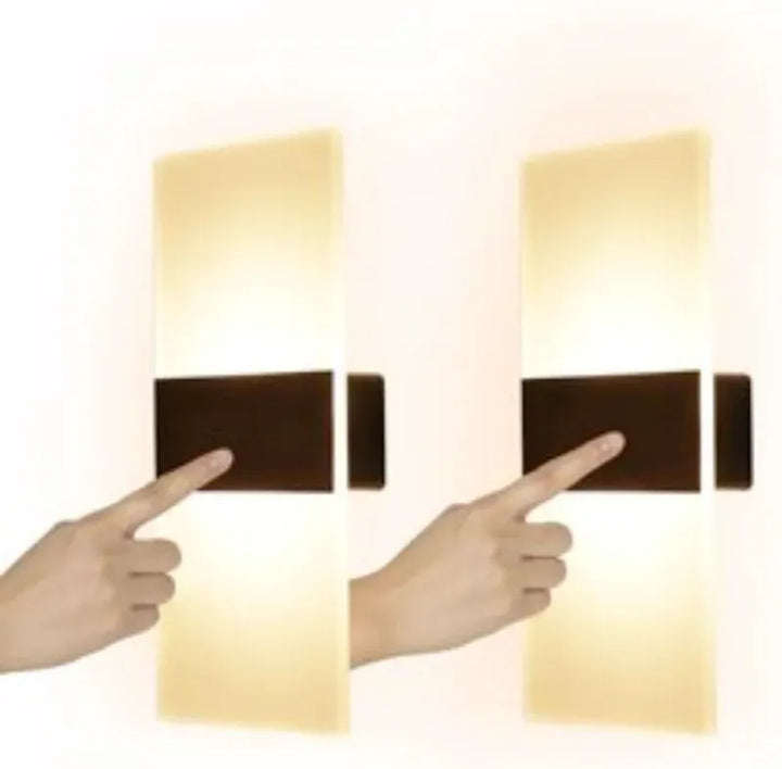 Applique murale LED tactile rectangulaire Luminaire Essenza avec détecteur de mouvement, finition noire, blanc ou naturel, 10x27 cm.