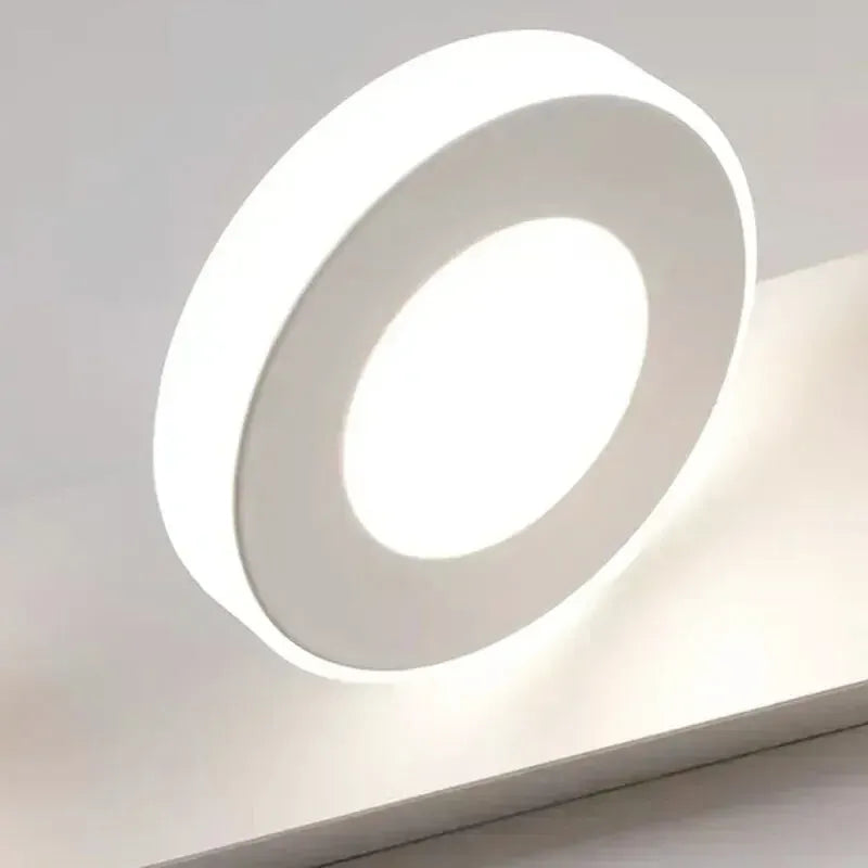 Applique murale miroir salle de bain LED Luminaire Essenza avec éclairage intégré et design moderne pour salle de bain.