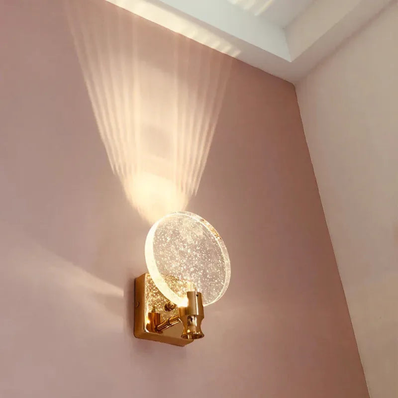 Applique murale moderne Luminaire Essenza en cristal blanc chaud, design élégant, 13 cm, pour décoration intérieure.