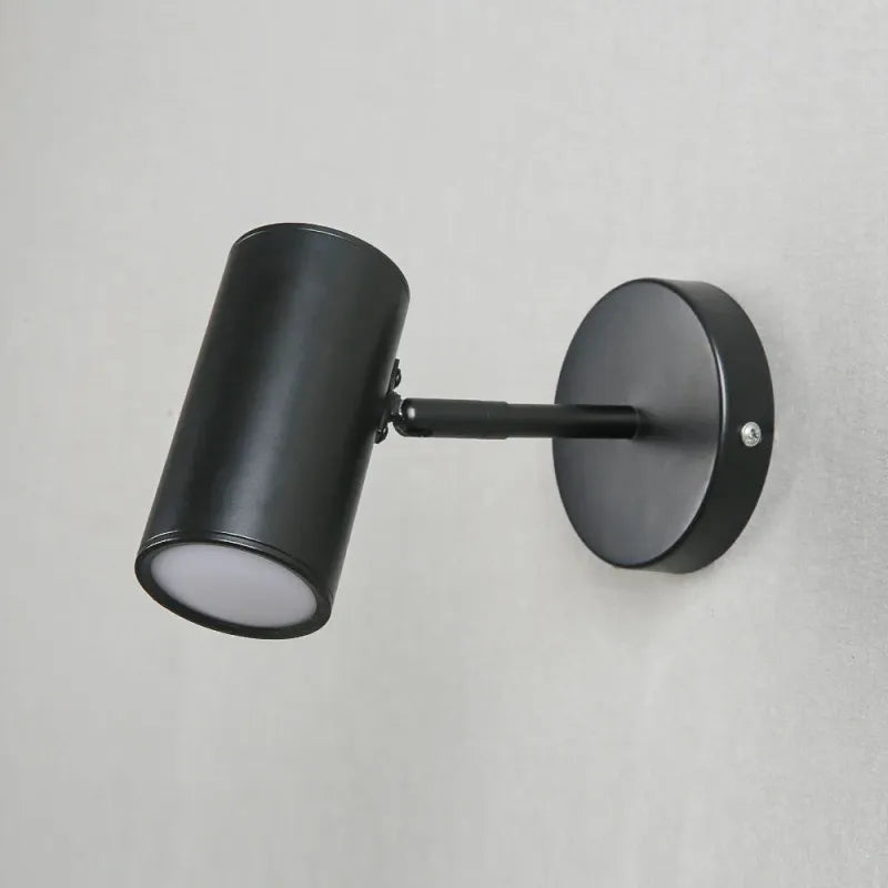 Applique murale moderne scandinave Luminaire Essenza, design noir et blanc, lumière chaude 2700-3500K, élégante et contemporaine.