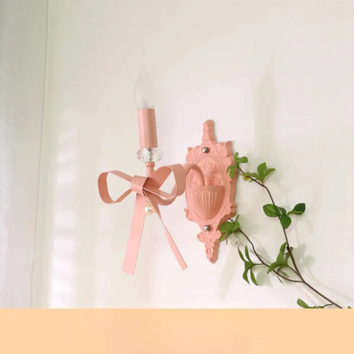 Applique murale Princesse Rose pour enfant de Luminaire Essenza avec deux lumières et lumière blanche, décoratif et doux pour chambre d'enfant.