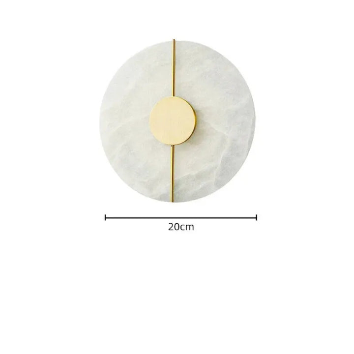 Applique murale ronde décorative en marbre blanc chaud et or, luminaire Essenza, pour éclairage intérieur élégant.