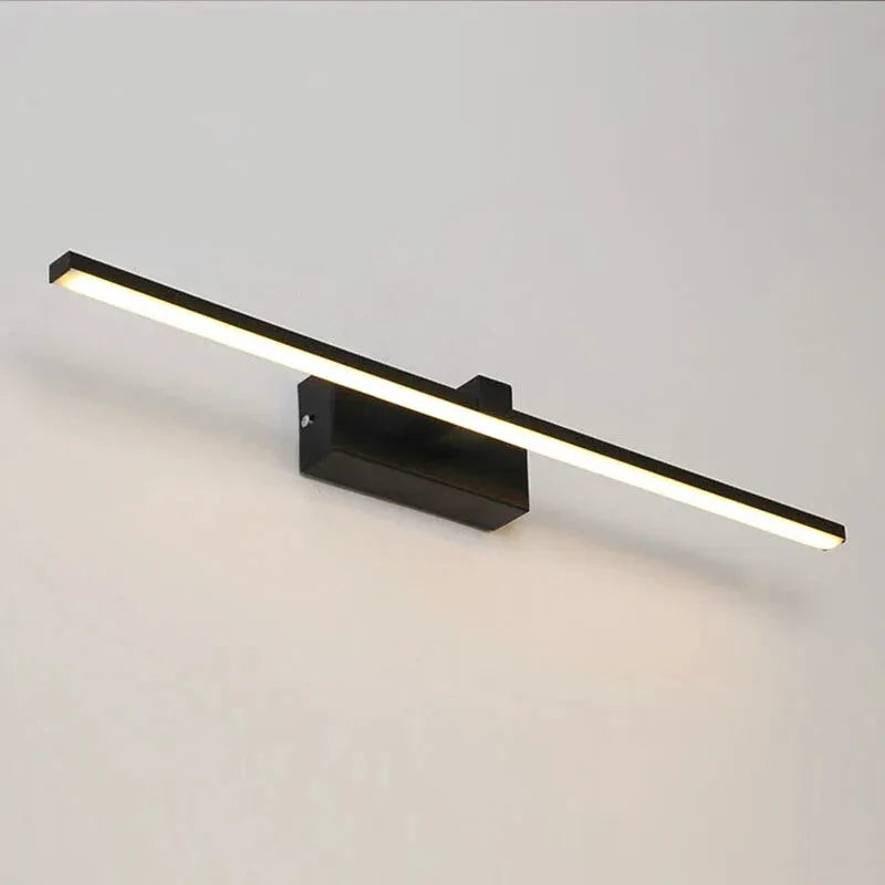 Applique murale salle de bain design Luminaire Essenza, finition blanche froide, 40 cm de longueur, éclairage moderne et élégant.
