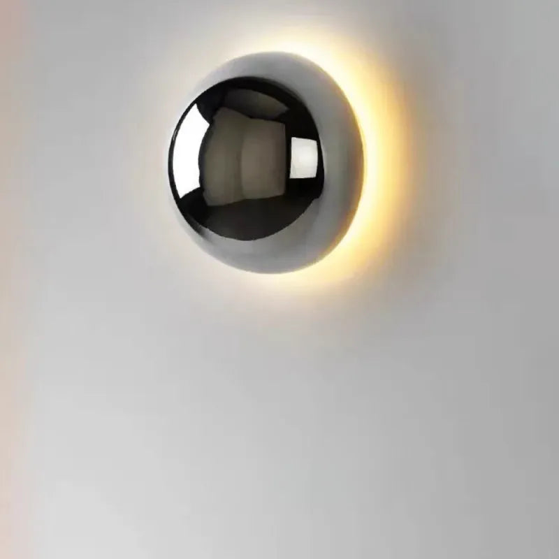 Applique murale circulaire moderne en argent plaqué pour salon, design nordique minimaliste, blanc chaud, 16 cm de diamètre.