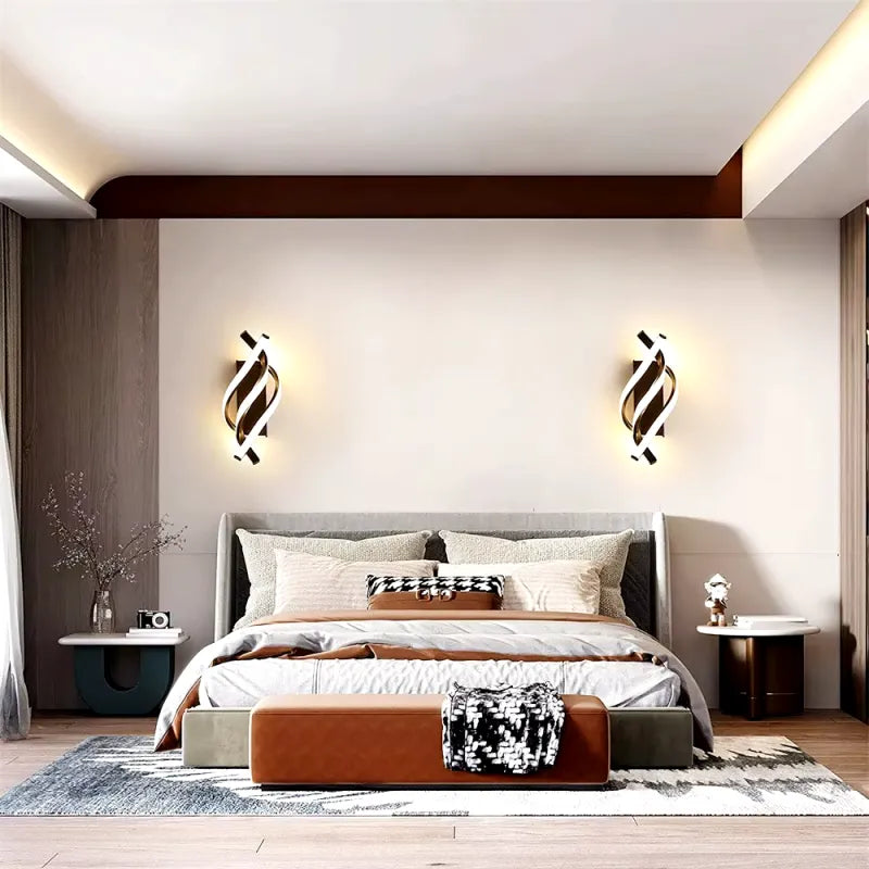Applique murale design en frêne pour salon, Luminaire Essenza, avec un look moderne et élégant.
