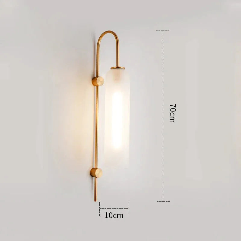 Applique murale LED moderne en verre cylindrique blanc chaud pour salon, design nordique par Luminaire Essenza.
