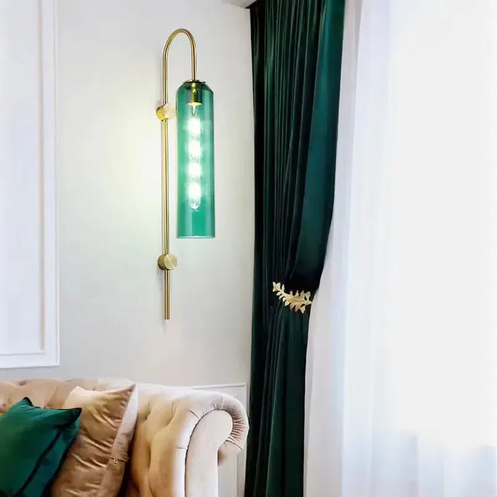 Applique murale LED cylindrique en verre blanc chaud pour salon, style moderne nordique, par Luminaire Essenza.